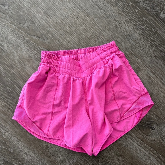 Lululemon Hotty Hot Low-Rise Lined Short 4" - Picture 1 of 2